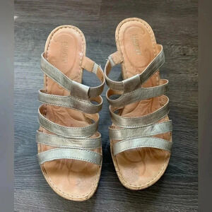 Like New BORN Elegant Gold LISI Strappy Sandals, size 10